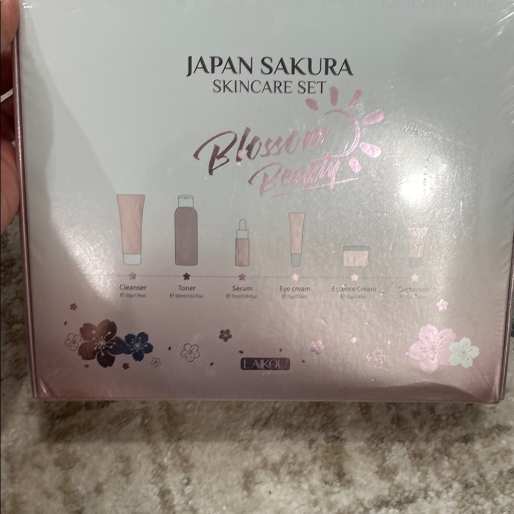 Laikou Sakura Skincare Collection